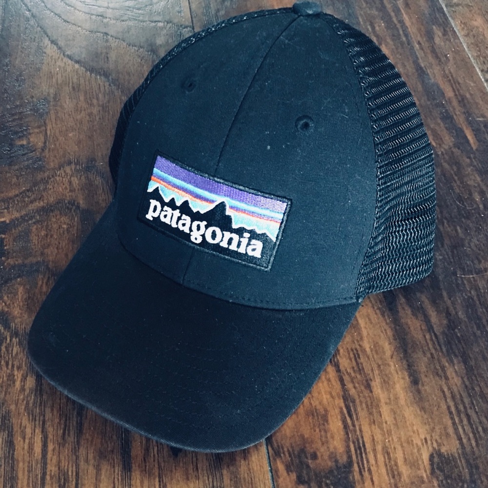 Patigonia P-6 Logo Trucker hat.
